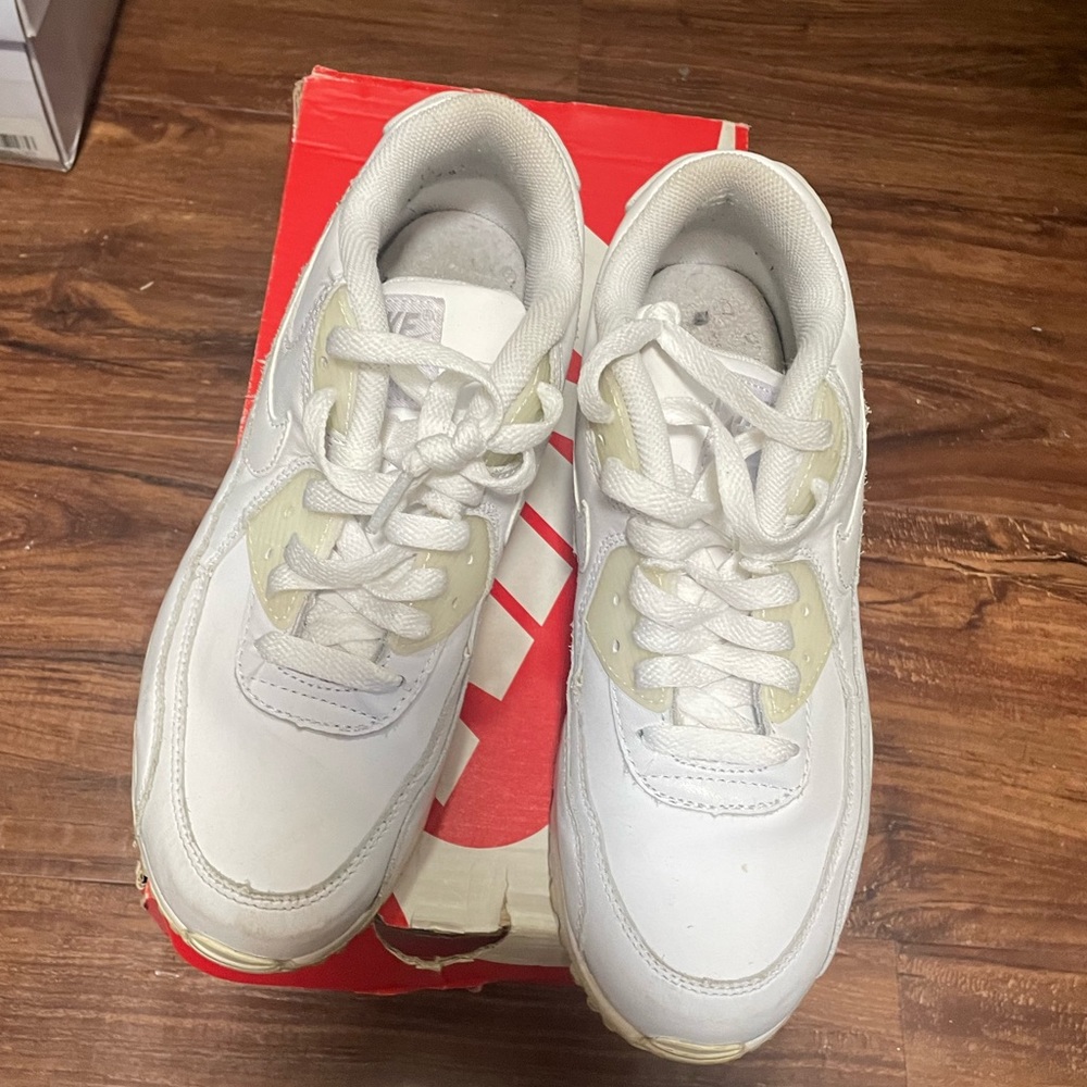 All white air max 90